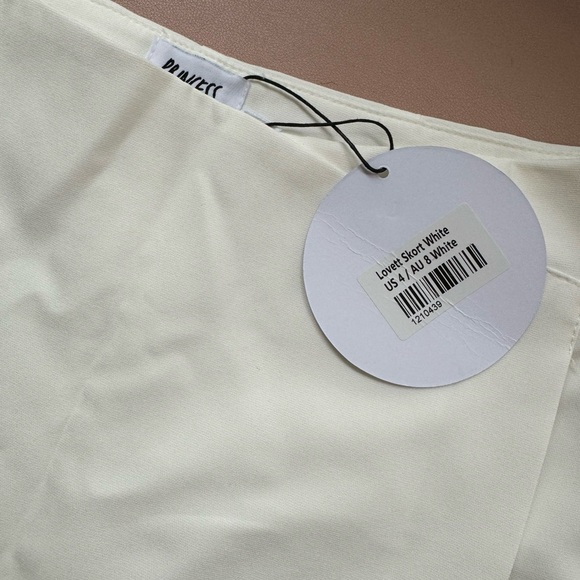Princess Polly Lovett  White Skirt/Skort Size 4 - Picture 3 of 3